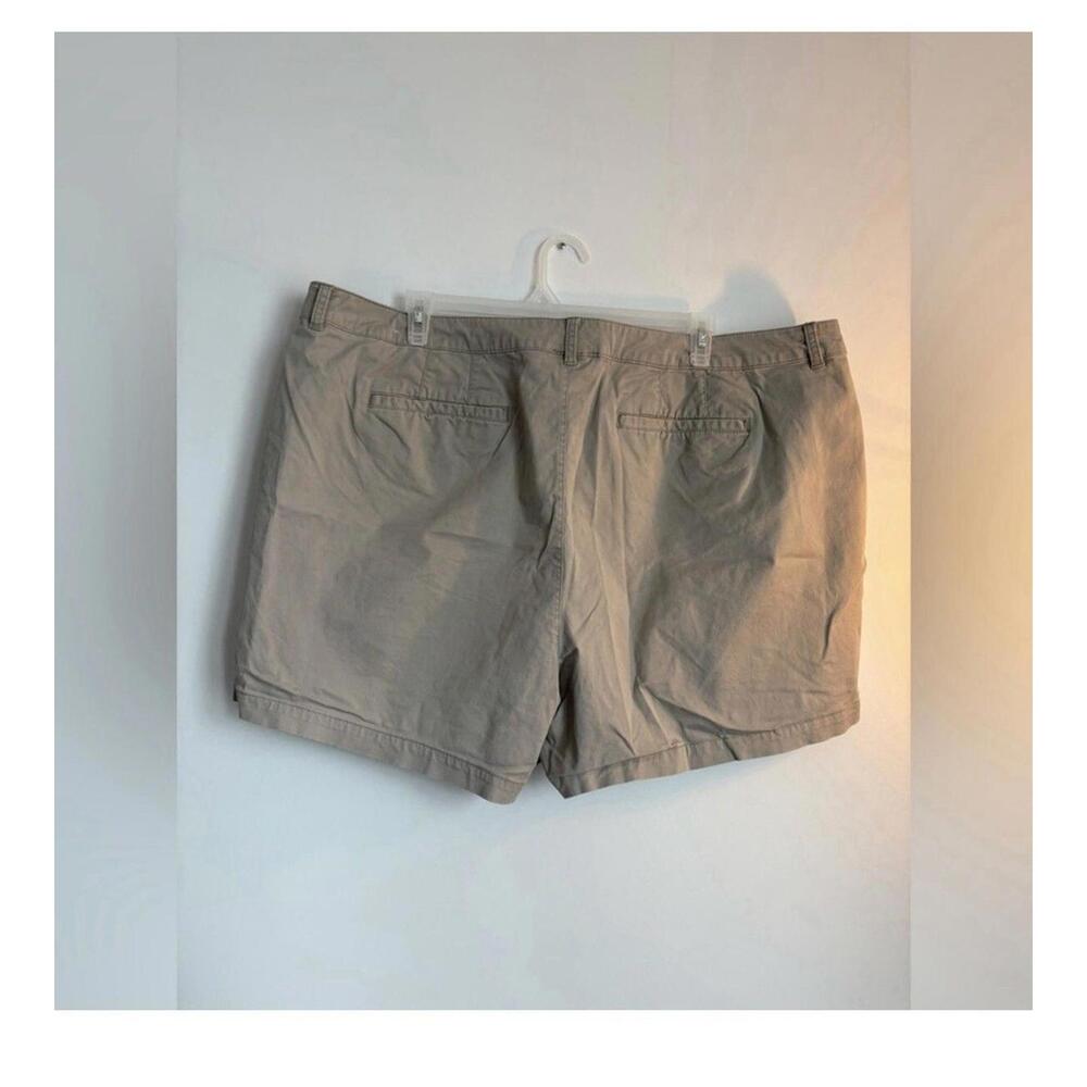 Lot Of 2 Pairs Of Lane Bryant Plus Size Shorts Size 26 Navy NWT Khaki - Picture 5 of 5
